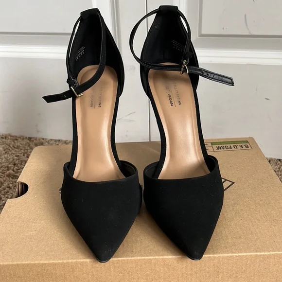 Call it Spring Black Heels - Picture 4 of 4